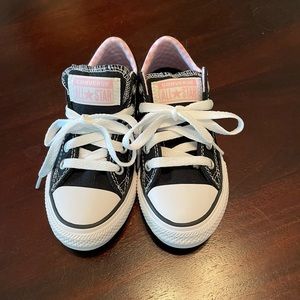 Little girl size 10.5 black converse Allstars. Pink gingham inside. NWOT.